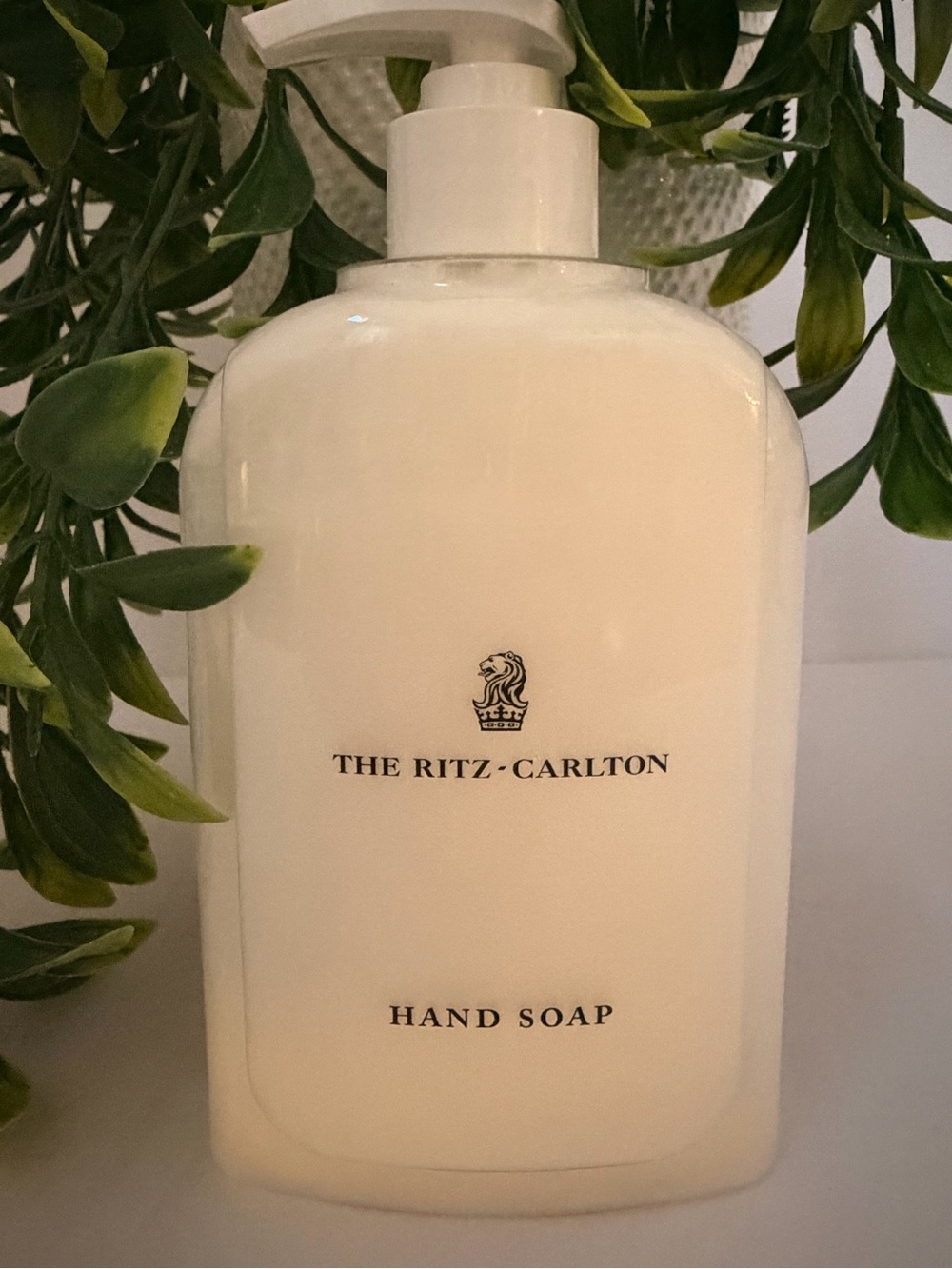 The Ritz-Carlton White Hand Soap - Nourishing Daily Cleanser